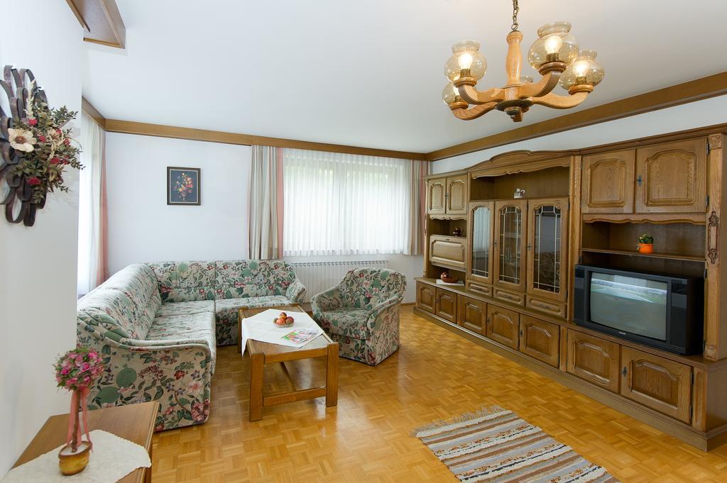 Ferienhaus Birkenweg Радштадт Номер фото